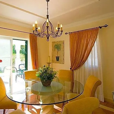 Sleeps 8 Pool Air Con Wifi Villa